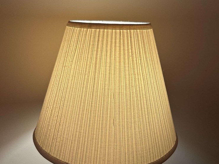 la-z-boy-recliner-and-lamp-image-7
