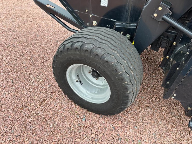 2019-case-ih-rb465-image-9