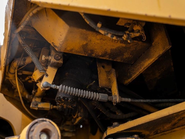 1996-deere-344g-image-19
