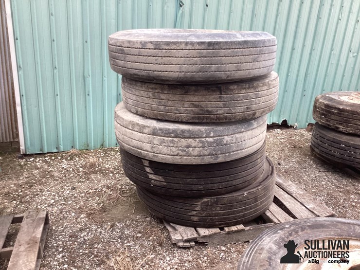11r24.5-tires-image-3