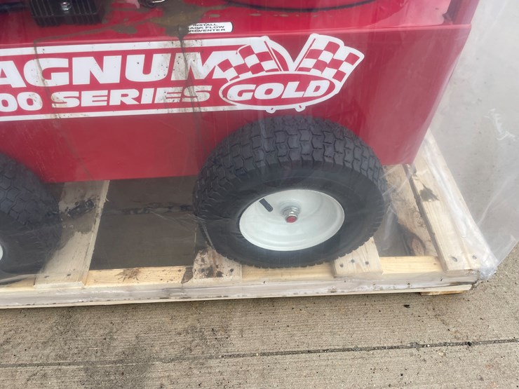 #6258-•-2025-magnum-4000-series-gold-hot-water-pressure-washer-image-11