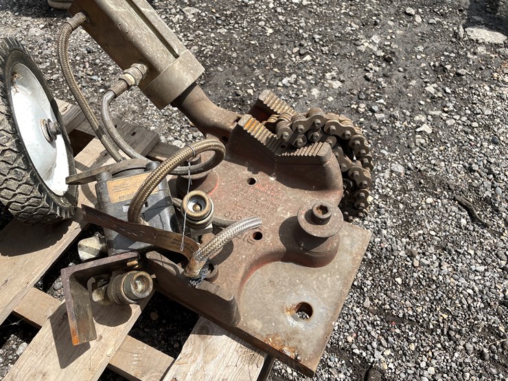 #6350-•-ridgid-pipe-vise-image-5