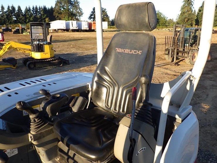 2019-takeuchi-tb260-image-25