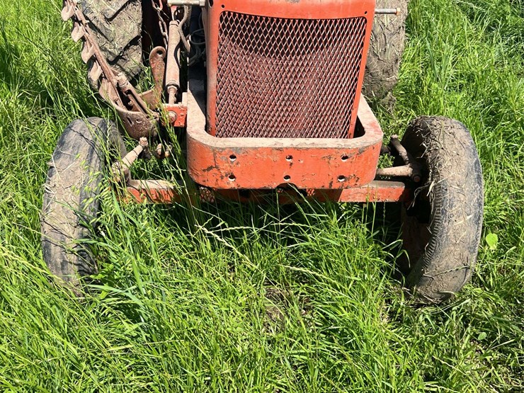 allis-chalmers-with-sickle-mower-image-13