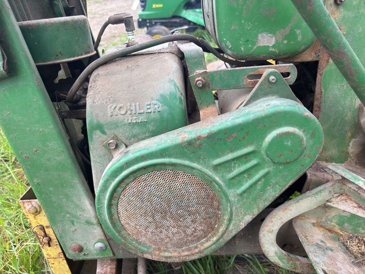 john-deere-110-image-30