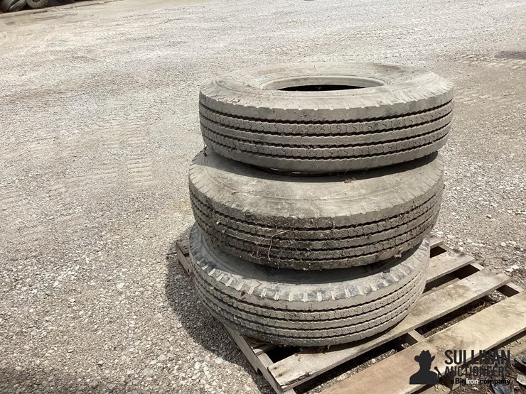 11r17.5-tires-&-rims-image-9