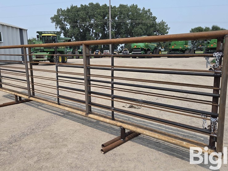 24'-free-standing-panel-w/-swing-gates-(bid-per-unit)-image-1