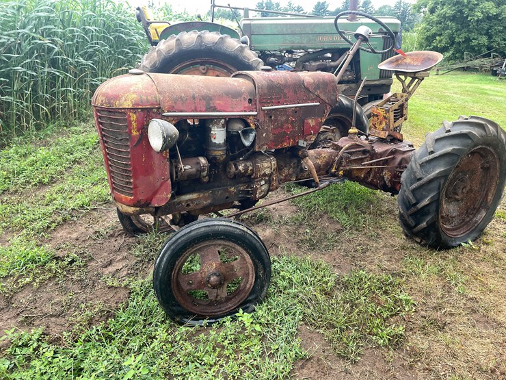 #6678-•-case-parts-tractor-image-2