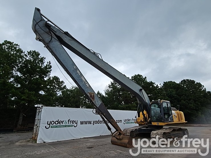 2011-deere-250g-lc-image-1