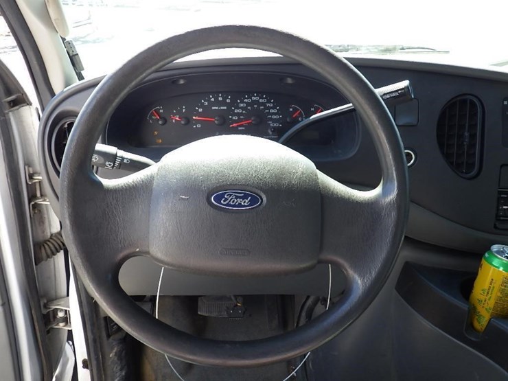 2006-utility-van-image-32
