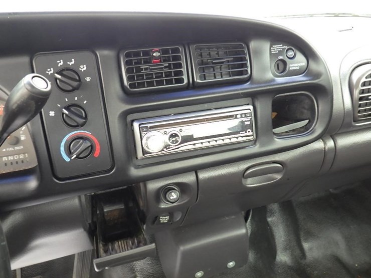2001-dodge-1500-image-18