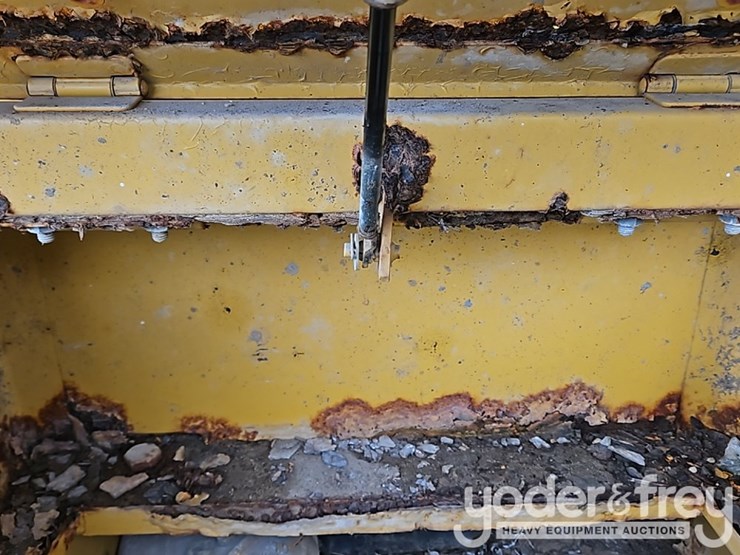 2011-deere-250g-lc-image-40