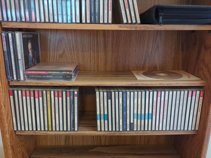 cd-tower-with-cd's-and-tape-cassettes---classics-image-5