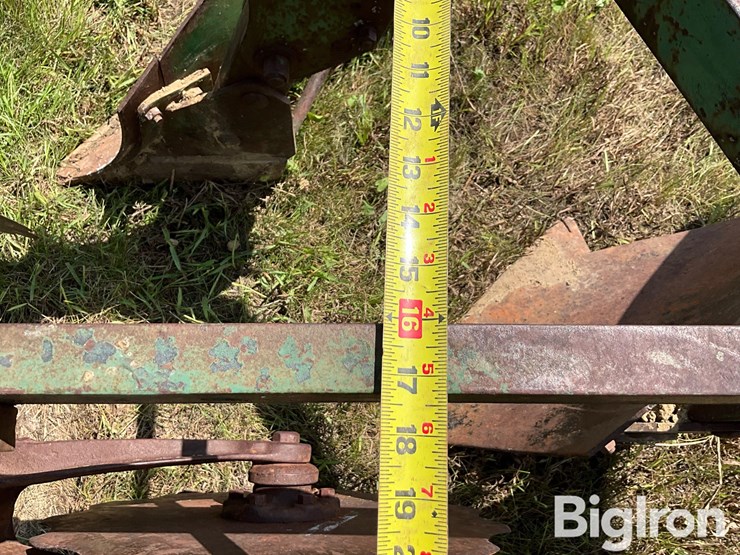 john-deere-810-image-16