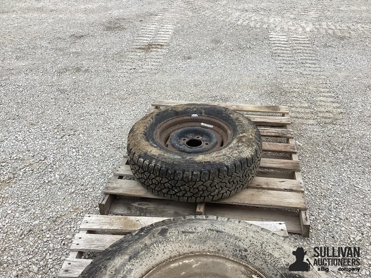 235/75r15-tire-&-rim-image-7