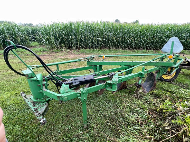 #7466-•-john-deere-moldboard-plow-image-5