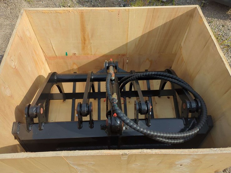 mini-skid-steer-attachment---38"-cfg-industrial-m-hgb-hydraulic-grapple-image-1