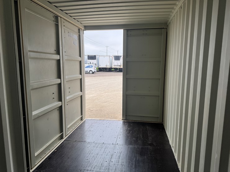 #4420-•-40'-high-cube-shipping-container-image-9