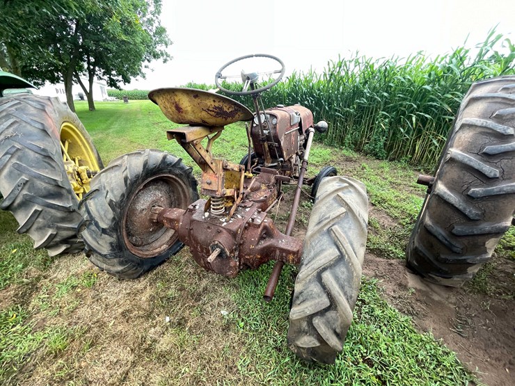 #6678-•-case-parts-tractor-image-5