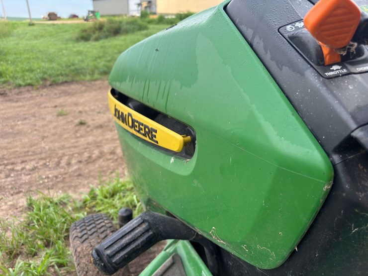 john-deere-x300-image-18