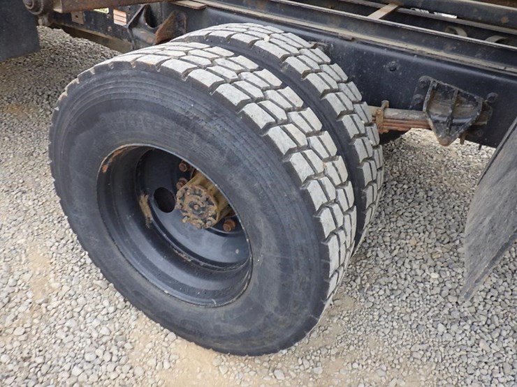 2013-ford-f750-image-35