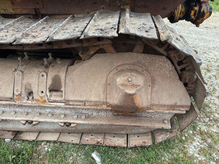 caterpillar-forty-diesel-crawler-image-14