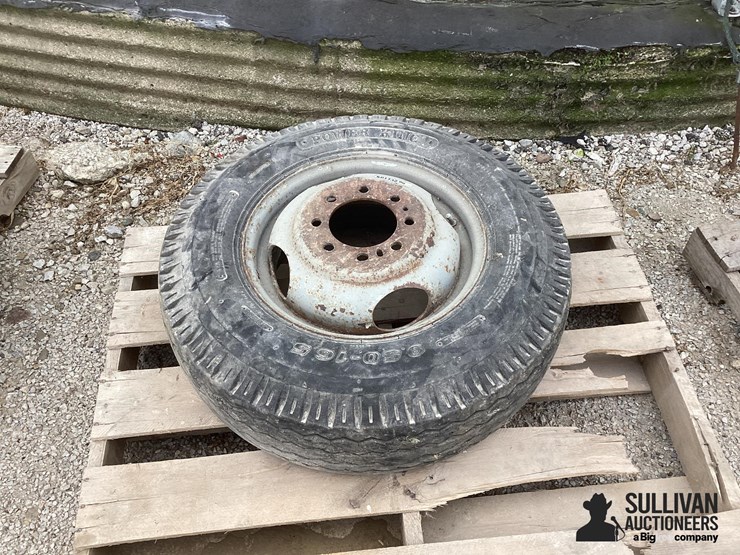 9.5-16.5-tires-&-rims-image-2