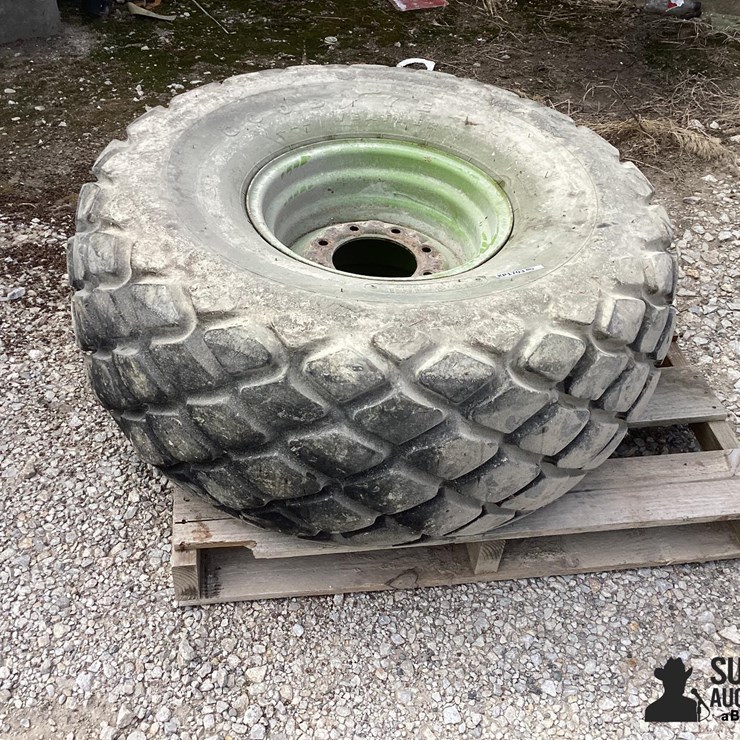 18.4-16 Tire & Rim