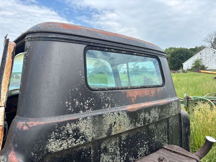 chevy-400-truck-with-minneapolis-moline-corn-sheller-image-66
