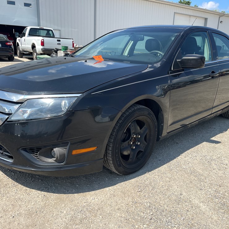 #6296 • 2010 Ford Fusion SE Sedan (Has WI Title)