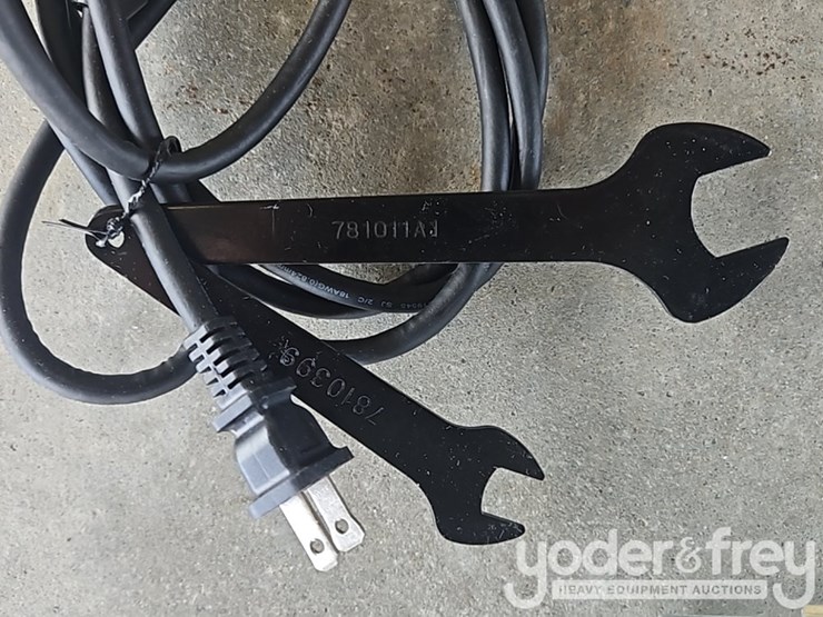 unused-makita-rt0701c-image-4