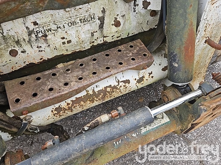 2007-bobcat-t300-image-35