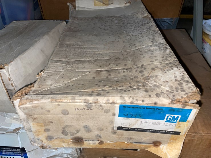 #2099-•-new-nos-and-used-dealership-car-parts-(pr8)-image-33