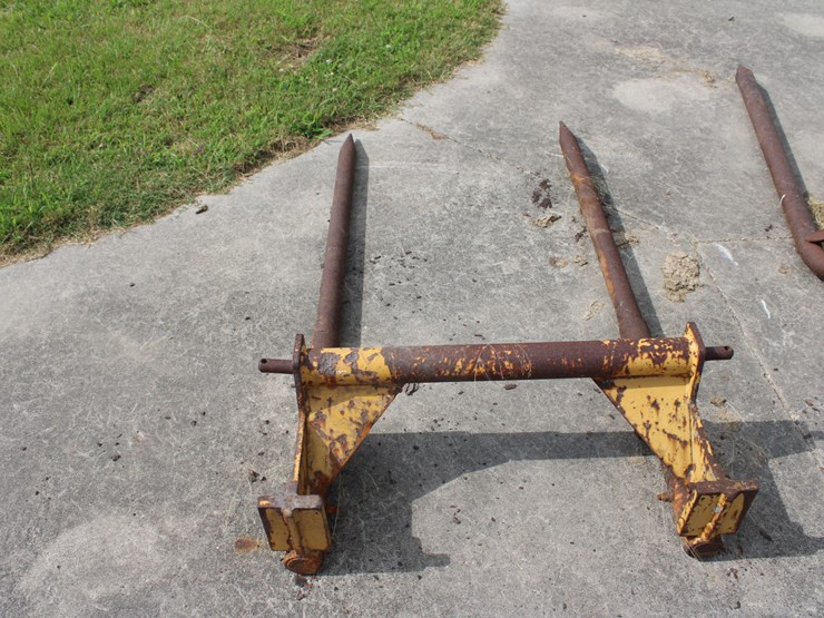 #4107-•-3pt-hay-bale-spear-image-1