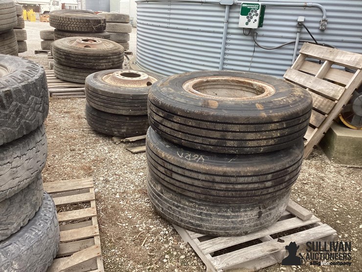 11r22.5-tires-&-rims-image-9