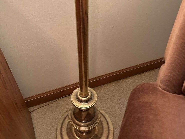 la-z-boy-recliner-and-lamp-image-8