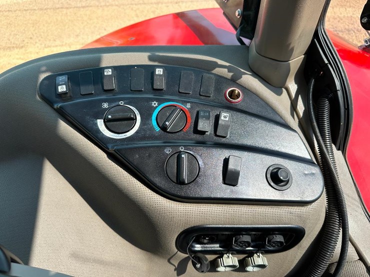 2015-case-ih-magnum-315-image-58