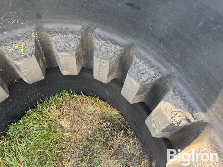 goodyear-30"-quad-track-track-image-15