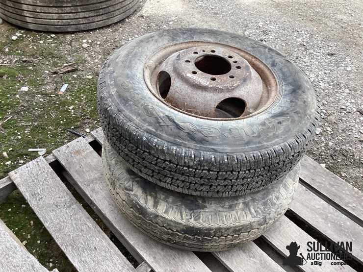 8.75r16.5-tires-&-rim-image-4