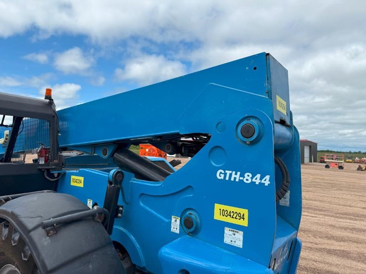 2015-genie-gth844-image-20