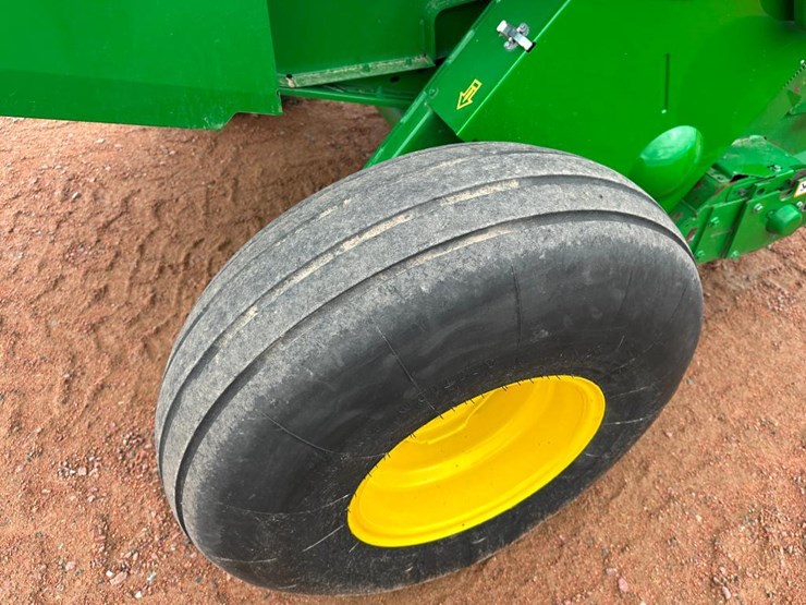 2023-john-deere-450m-image-9