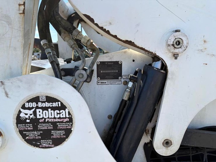 2017-bobcat-t750-image-17