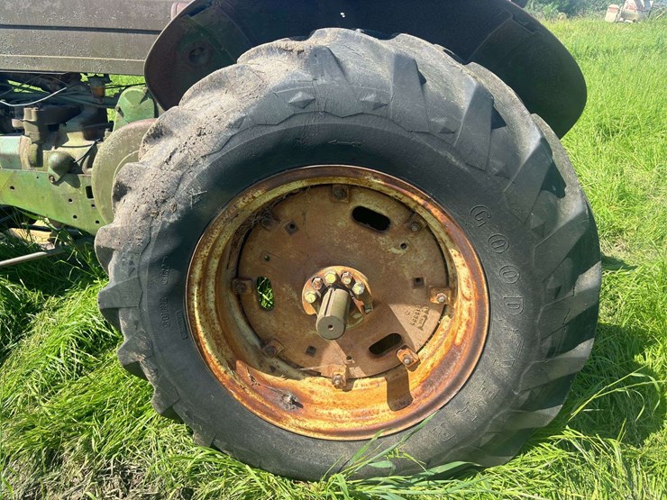 john-deere-70-image-36