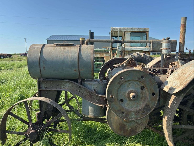 mccormick-deering-titan-10-20-image-35
