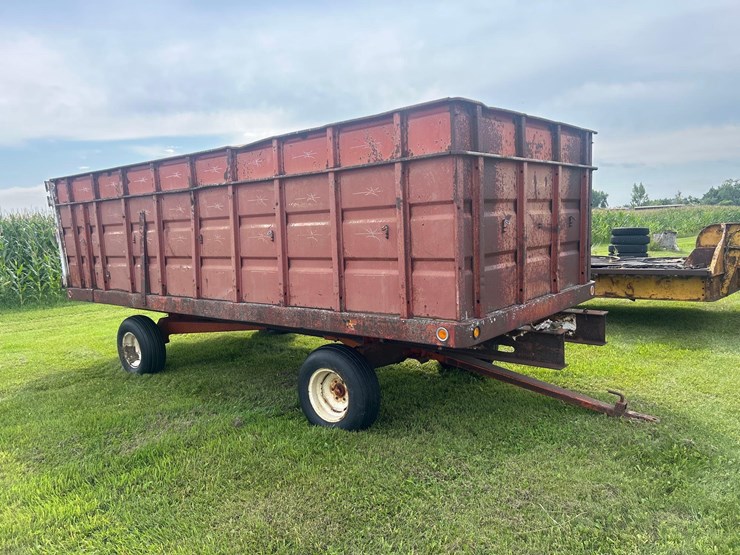 bradford-custom-grain-wagon-image-7