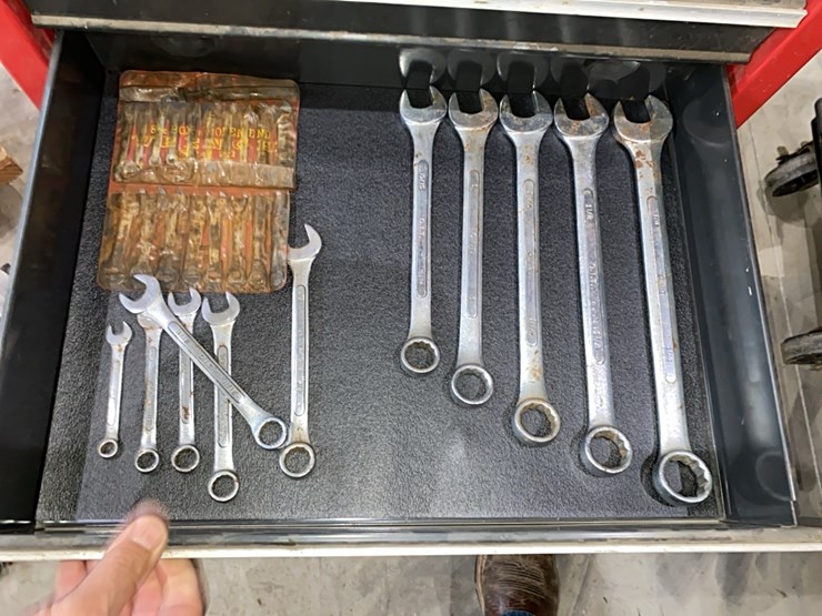 craftsman-tool-box-with-tools-image-10