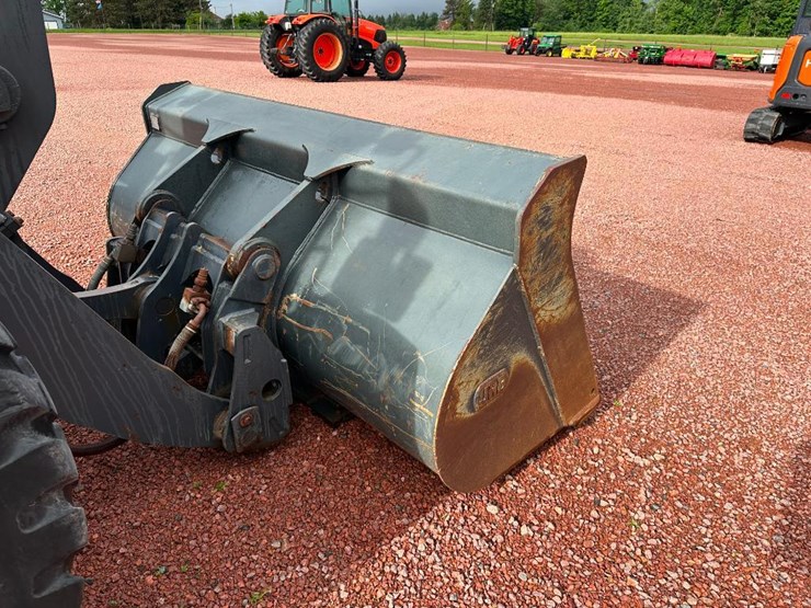 2013-komatsu-wa200pz-6-image-41