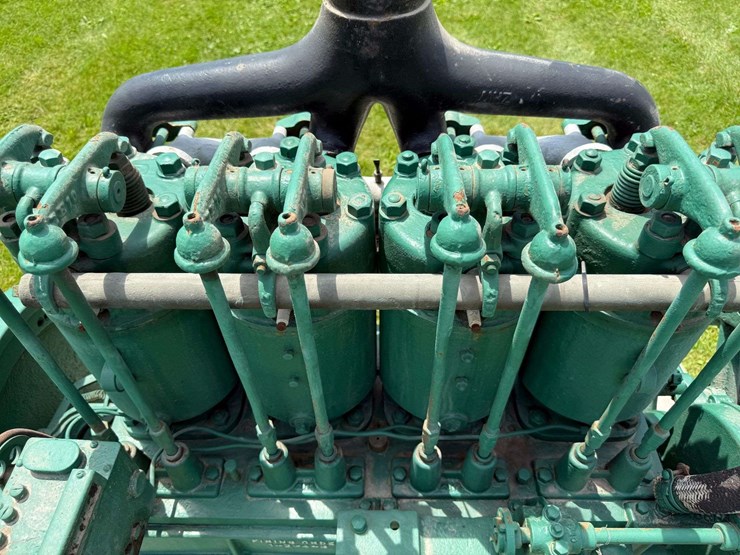 holt-4-cylinder-engine.-image-14