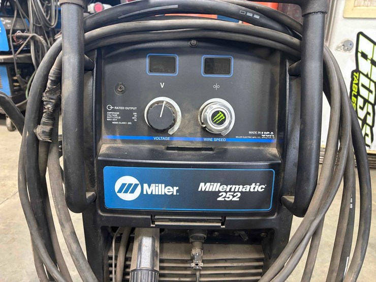 millermatic-252-welder-image-4
