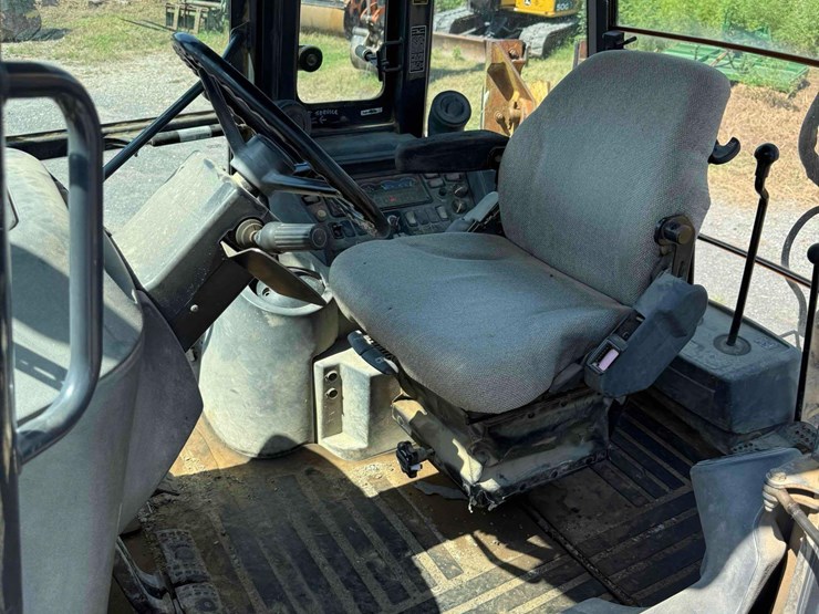 deere-410g-image-7